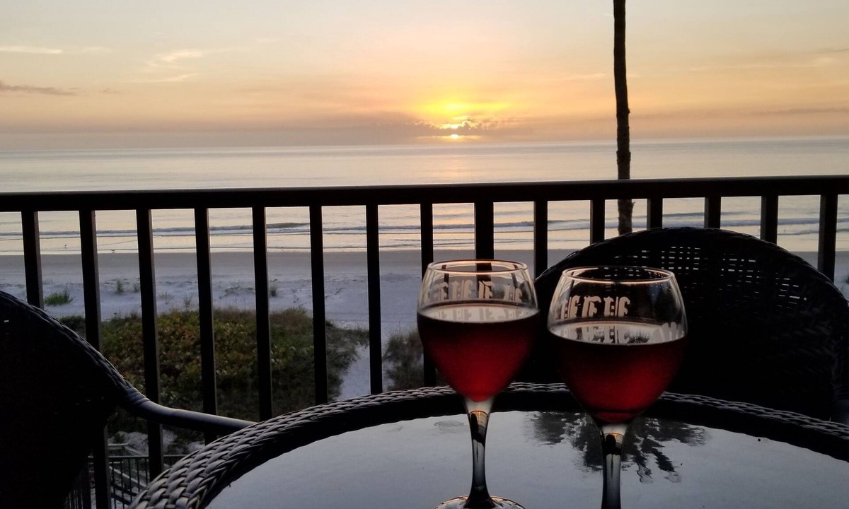 Indian Shores Condo | Beach Life: You are ON The BEACH! 3-bdrm Condo , heated pool, white sandy beach