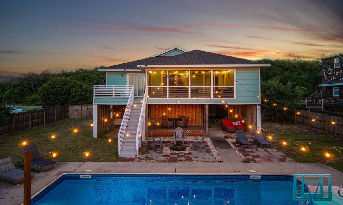 Sea Scape House | Beach Retreat with Pool, Mini Golf, & 2 Suites