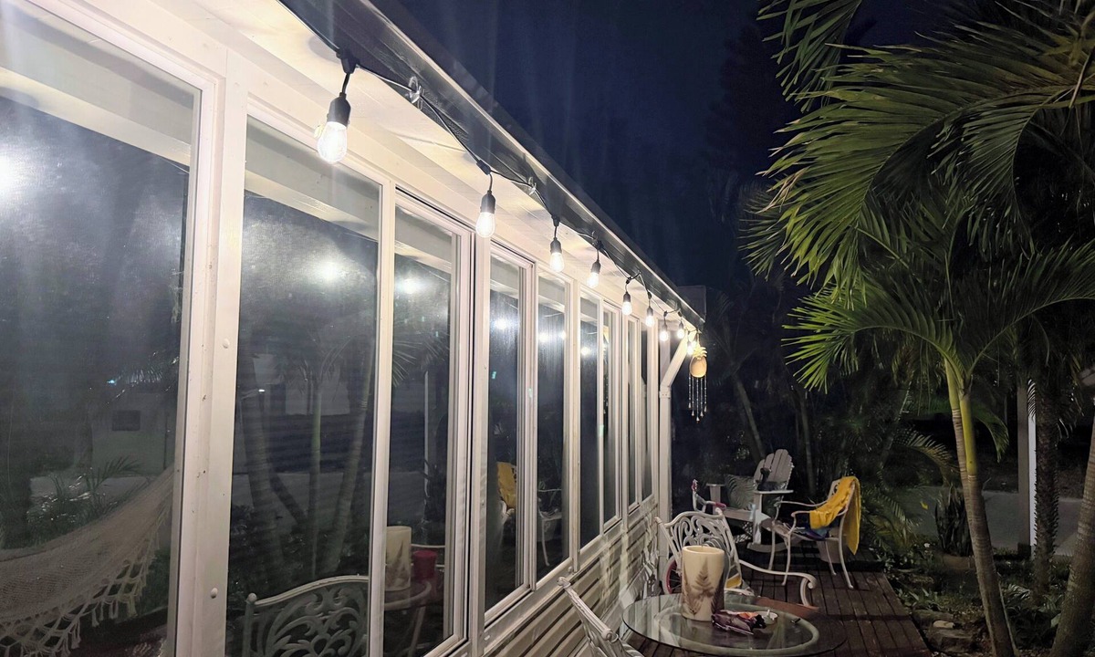 Palm Harbor House | Beach Stay w/pool, bicycle, walkable community