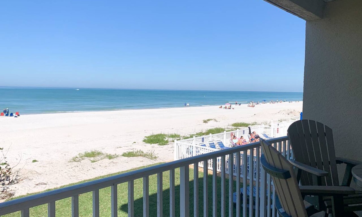Independence Square Condo | Beachfront corner condo with pool and hot tub easy access to dining