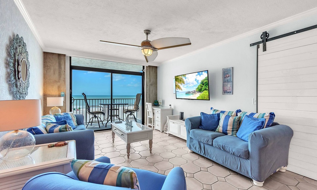 Indian Shores Condo | 🌞Beachfront Condo🌴Direct Beach Access🐬Gulf Shores 205🐠Community Pool
