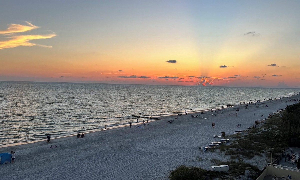 Madeira Beach Condo | Beachfront condo in Madeira Beach 2 Bed-2 Bath
