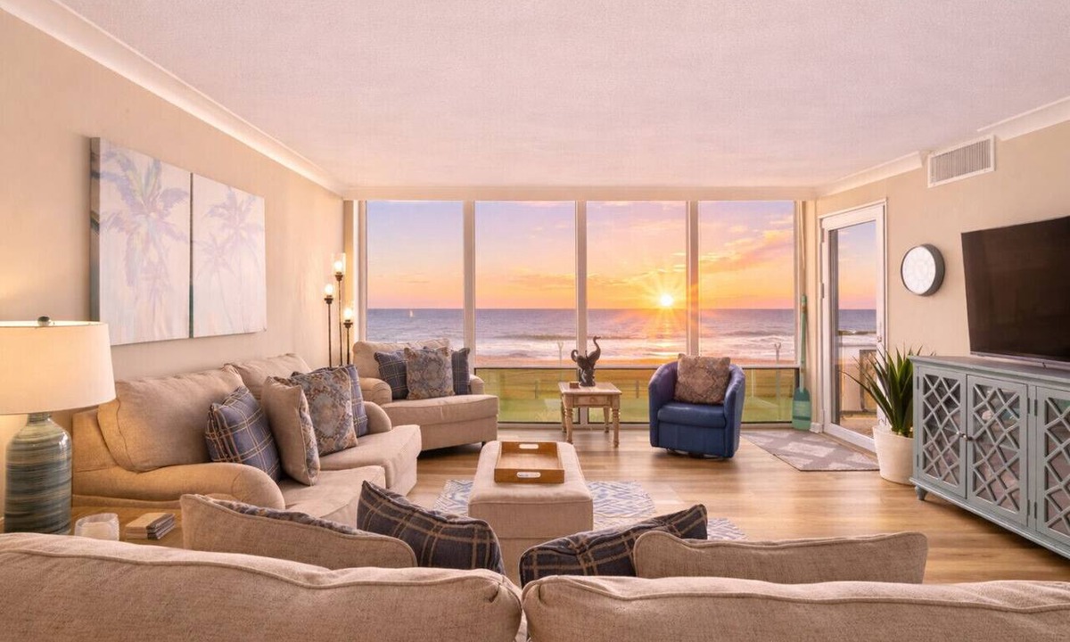 Northeast Virginia Beach Condo | Beachfront Condo/Pool/Surfing/Fishing/EW 205