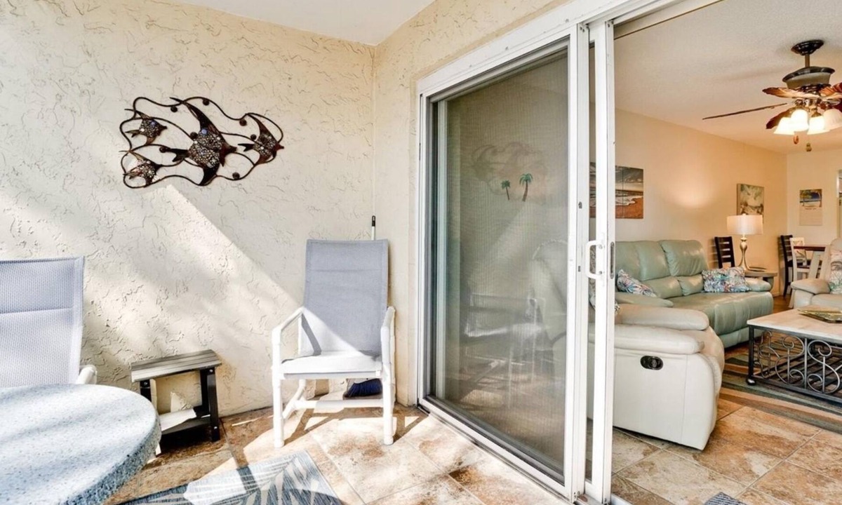 Holmes Beach Condo | Beachfront Gulf Views 2BR 2BA with pool and elevator -just steps to the beach