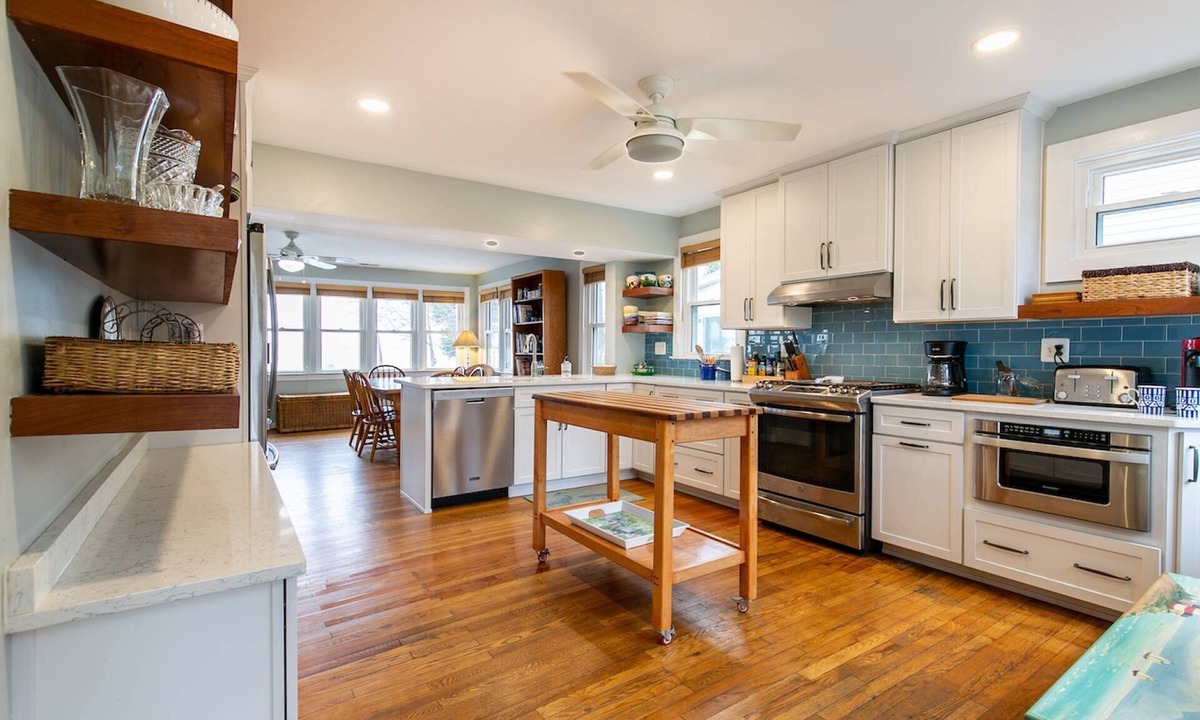 Annapolis Cottage | Beachfront Home Minutes to Downtown Annapolis w Parking & Dog-Friendly