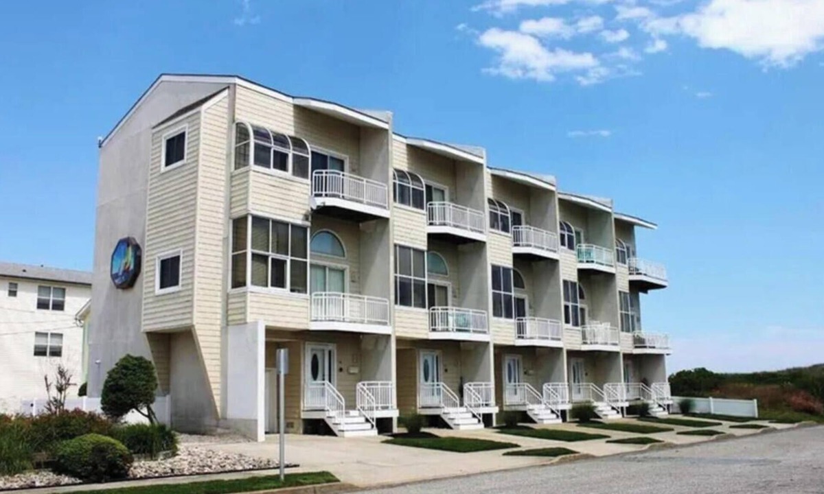 Brigantine House | Beachfront Townhouse – Steps to Sand, Ocean Views from Every Deck! NEW KITCHEN!