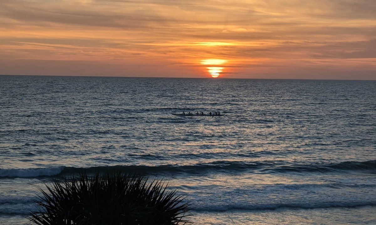 Sunset Beach Condo | Beachfront! World class sunsets on white sandy Sunset Beach on Treasure Island.