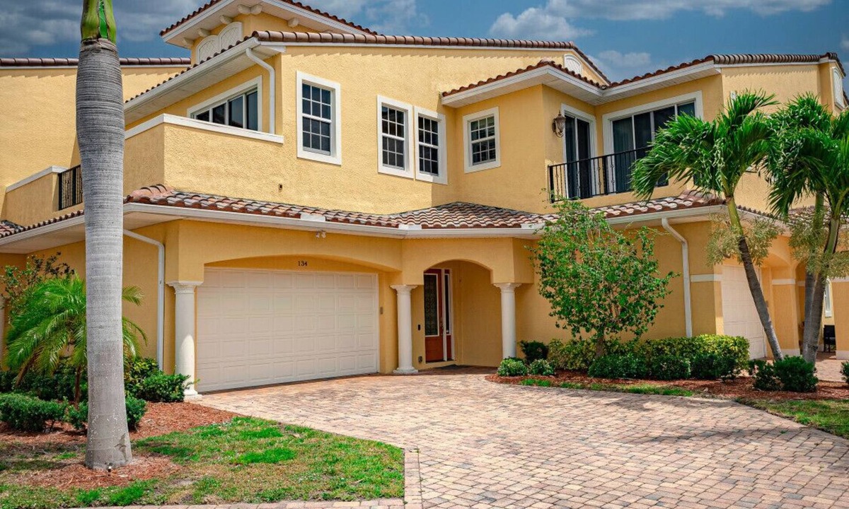 Indian Harbour Beach House | Beachside, 5 Bedroom Luxury Home