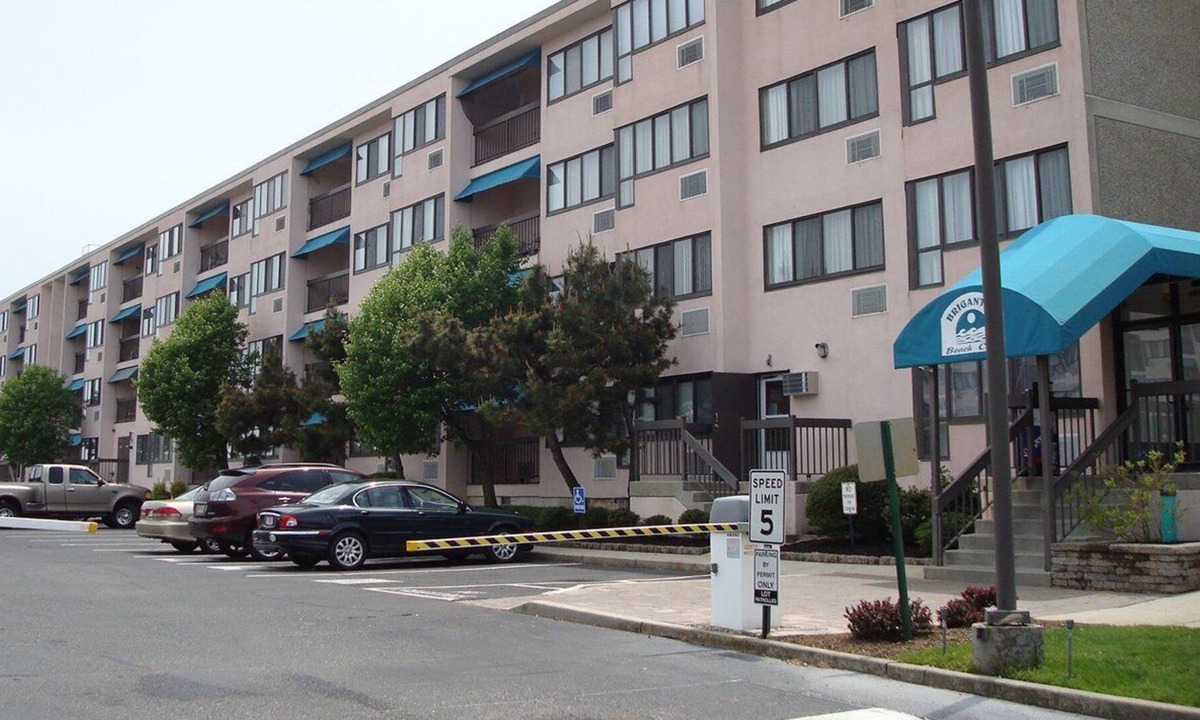 Southend Apartment | Beautiful 2 bedroom unit at resort, sleeps 6