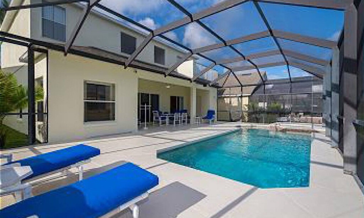 Cumbrian Lakes Villa | Beautiful 6 bed 6 bath villa with private pool & spa