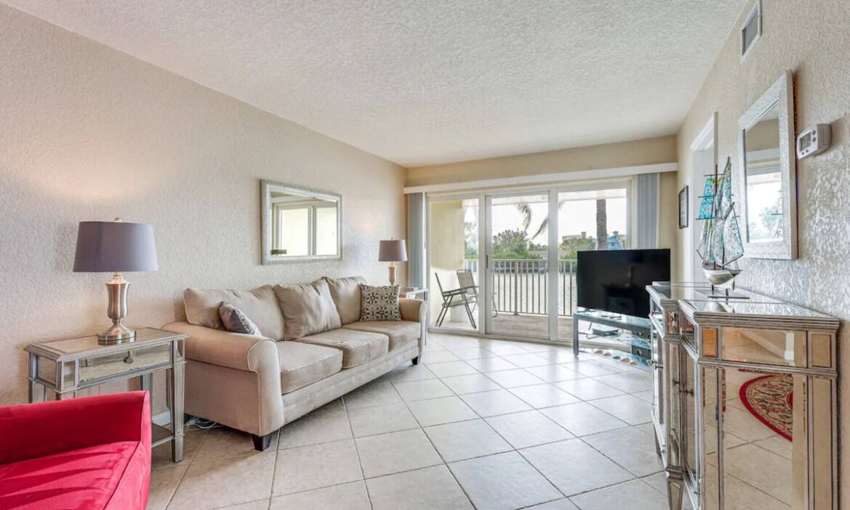 Capri Isle Condo | Beautiful Bay Views on the Gulf Coast – 2BR/2BA