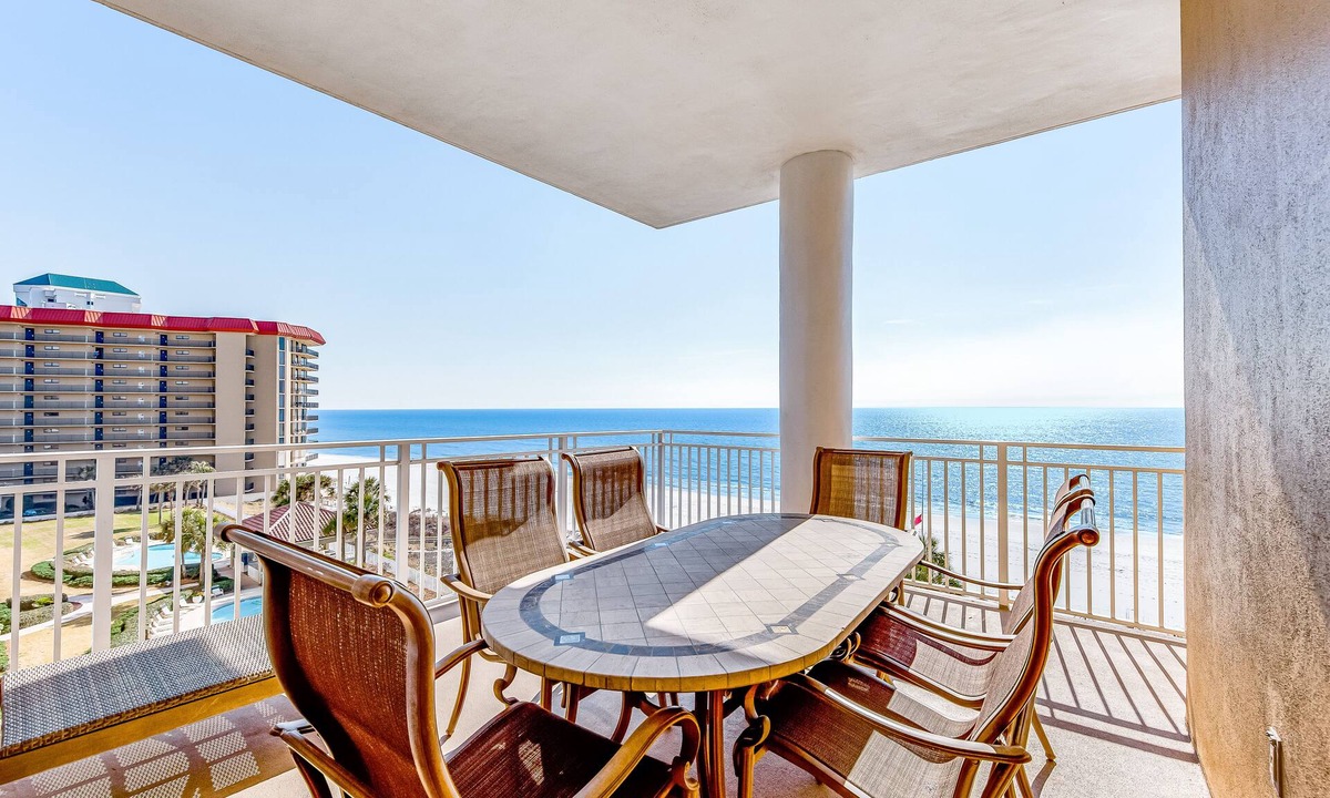 Thomas Drive Condo | Beautiful Beachfront Condo w/ Free WiFi, Central AC, Plus Shared Pool & Hot Tub