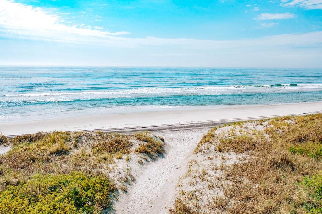 Brigantine House | Beautiful Brigantine Condo - Walk to Beach!