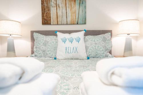 Central Sarasota Apartment | Beautiful Updated 2Bedroom Suite minutes to Downtown, Amazing Beaches, Restaurants, Theaters and MORE