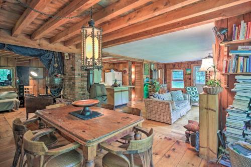 New Marlborough House | Berkshire Riverfront Ski Cabin: Close to Hiking!