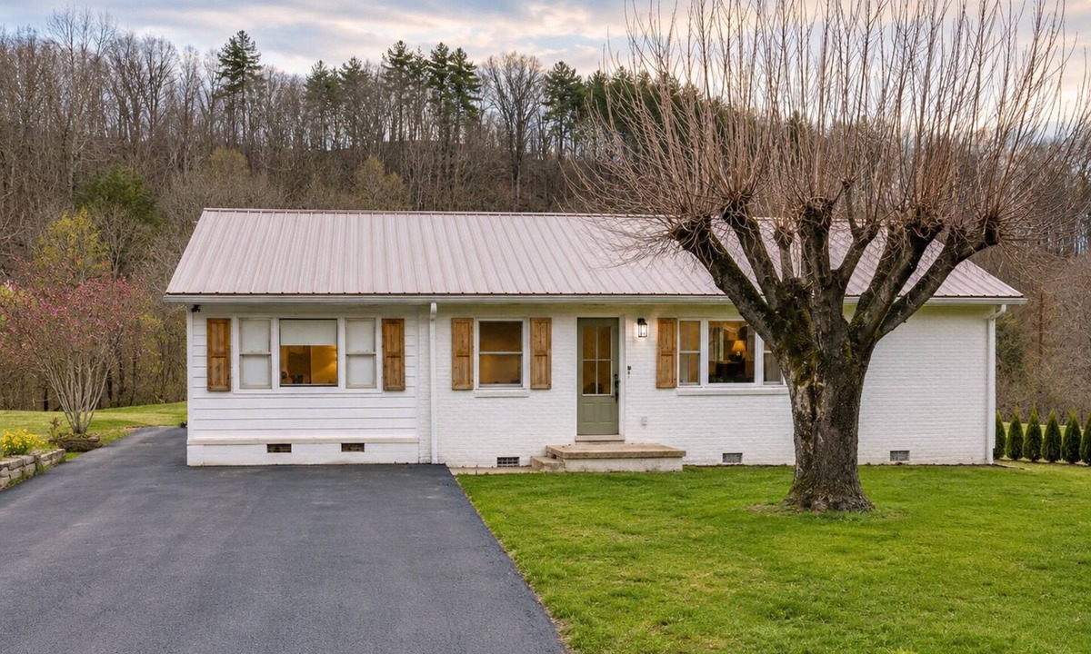 Sylva House | Blessed Creek Retreat - Near Downtown Sylva + WCU + Smoky Mountains