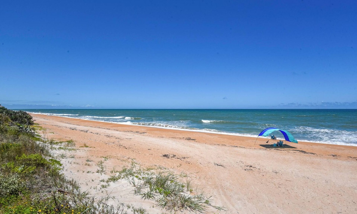 Breakers Condo | Blissful Beach Days Ahead