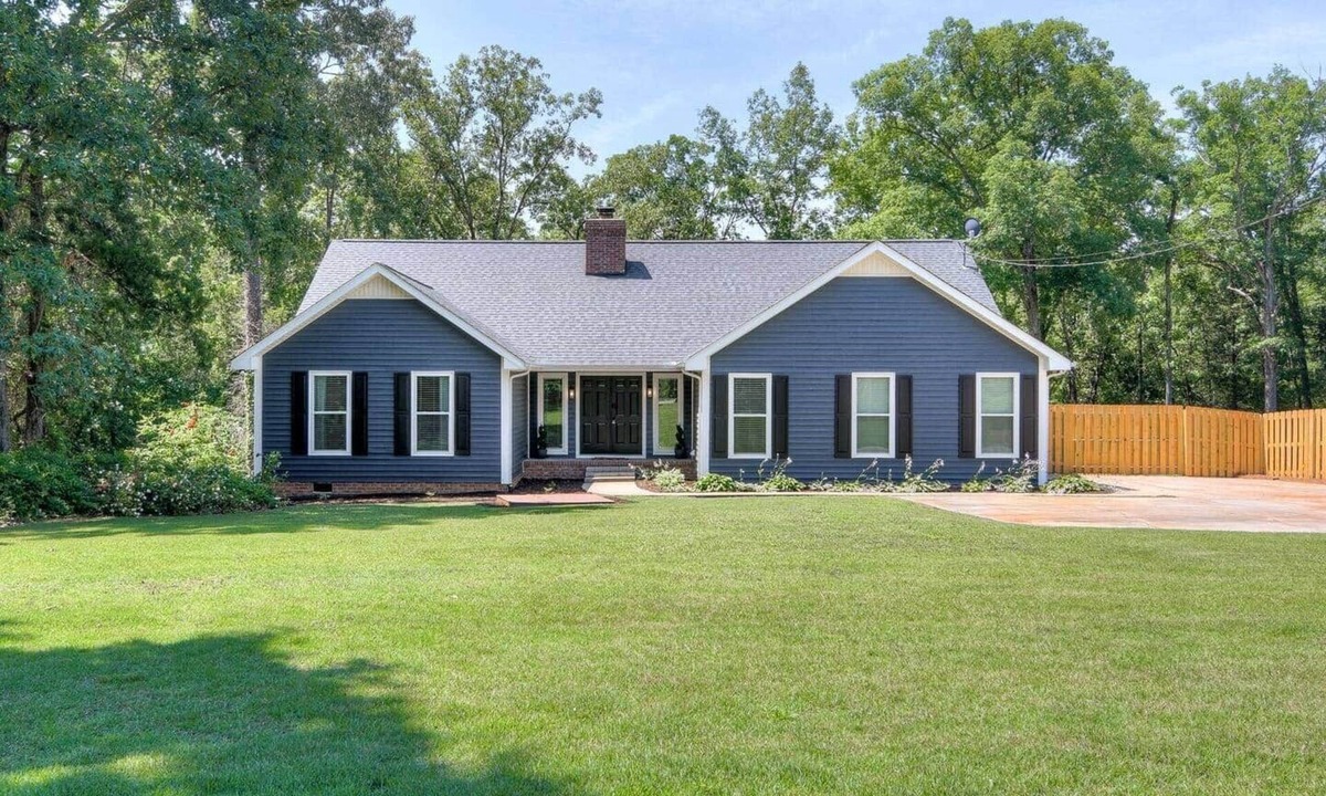 Modoc House | Blue Lagoon - Waterfront Lake Thurmond/Clarks Hill