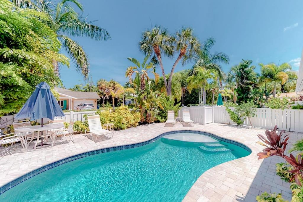 Holmes Beach Villa | Blue Wave Villa West
