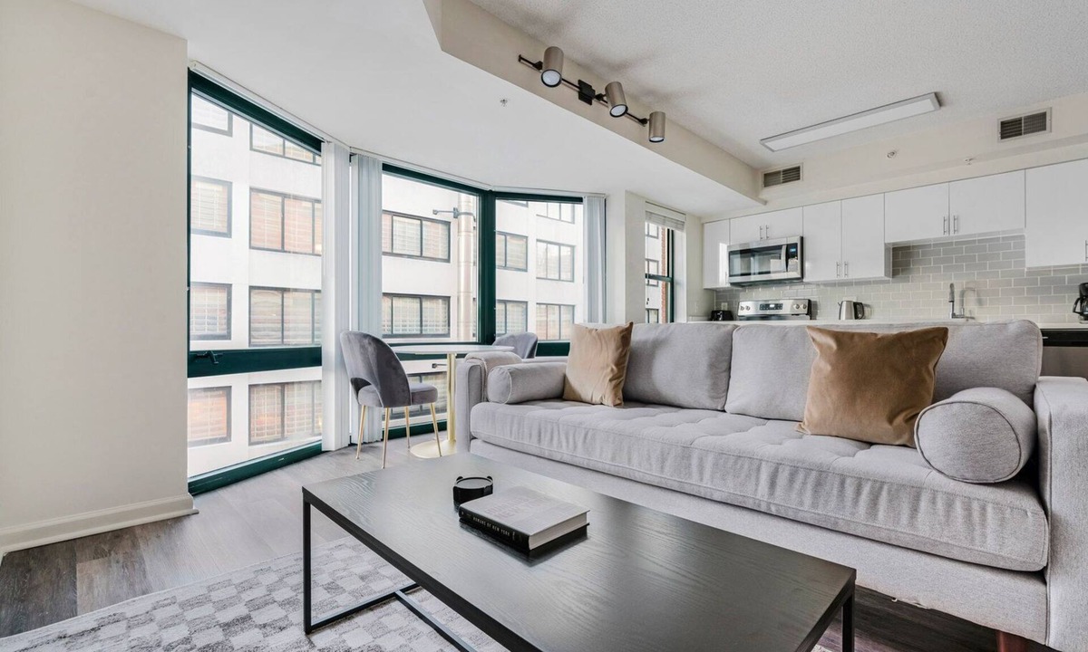 Logan Circle Apartment | Blueground | Logan Circle, rooftop pool, nr National Mall