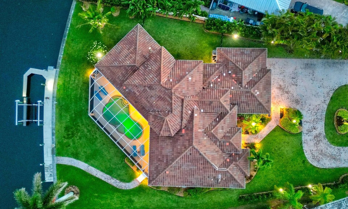 Palma Sola House | Boating/Fishing Paradise at Bayfront Dock! Pool!