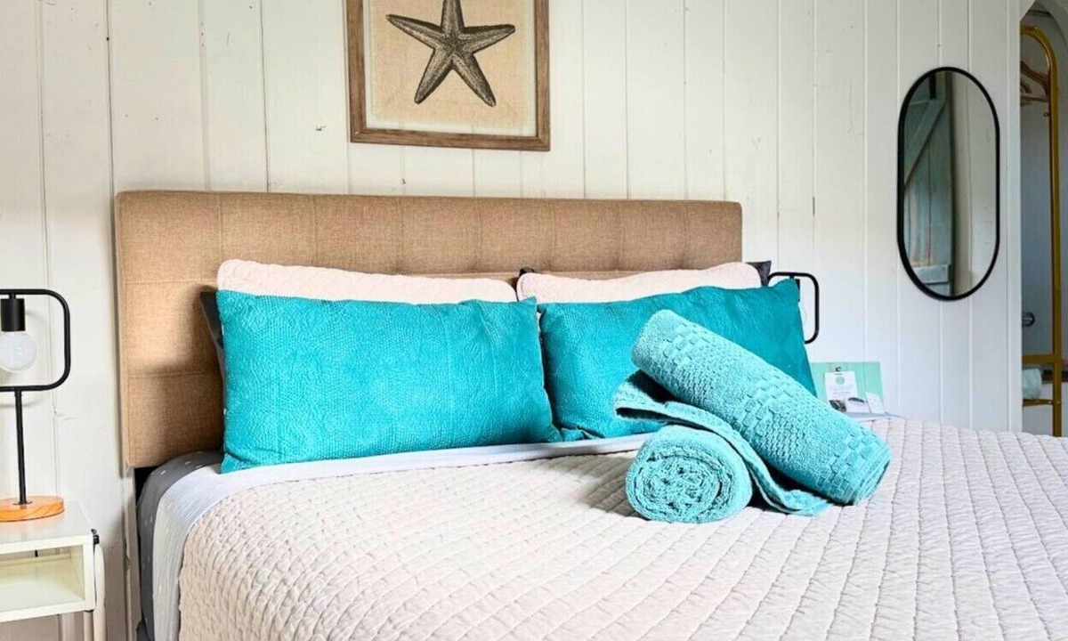 Ludlam Cottage | Boutique Cottage | Private | near MIA, Port & Cruises