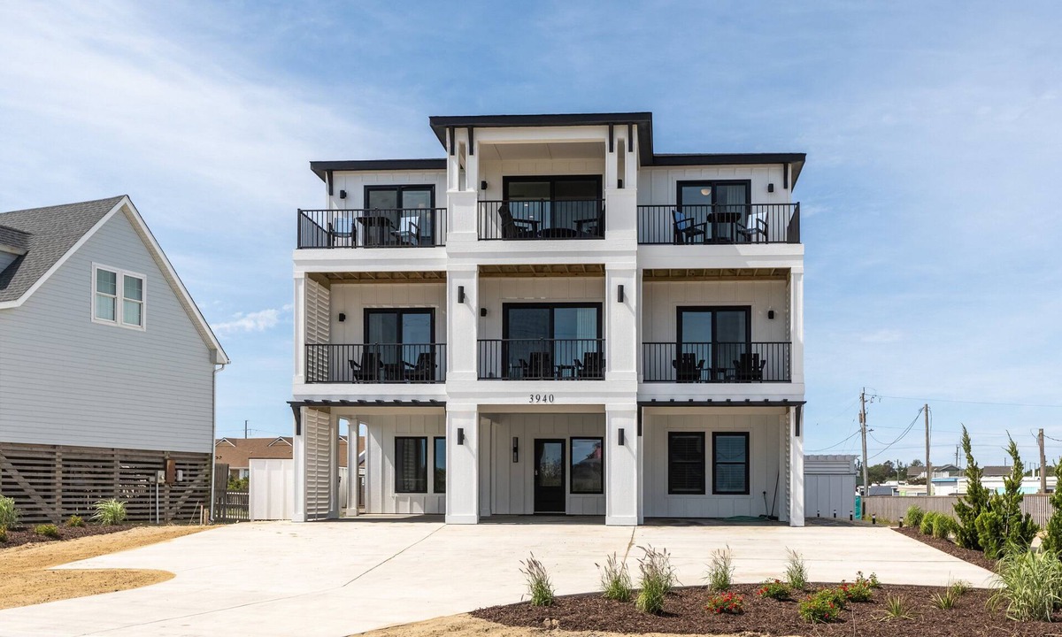 Kitty Hawk House | Brand New 8-Bedroom Luxury Retreat | Semi-Oceanfront | Pool Hot Tub Tiki Bar Ocean Views