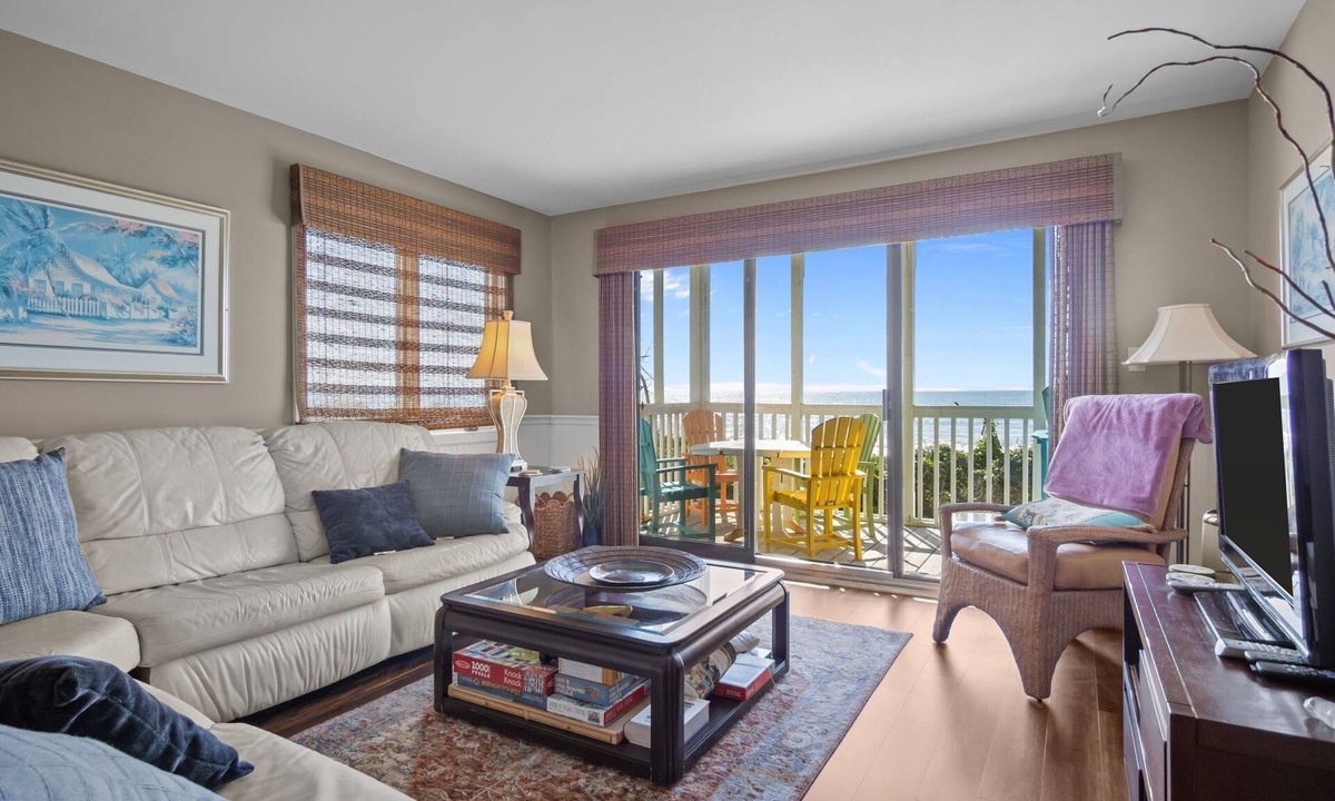Pine Knoll Shores Condo | Breakers A-4 | Ocean Views, Pools & Beach Access