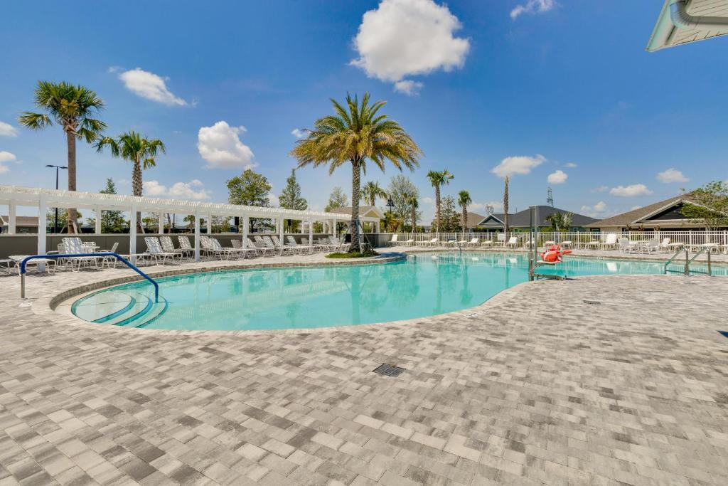 Okahumpka House | Bright Home in The Villages with Community Pool