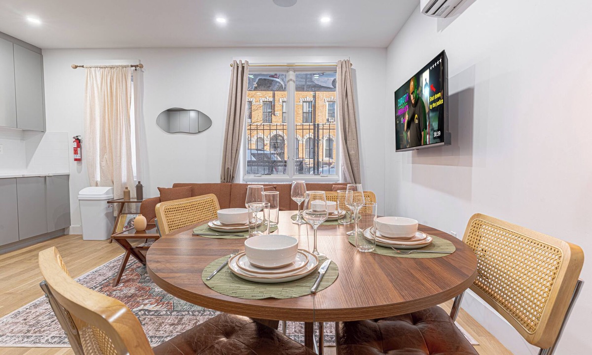 Bushwick House | Bright Studio Duplex w/Backyard & W/D