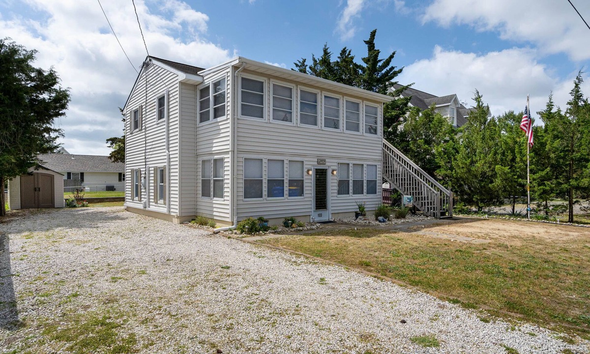 Broadkill Beach House | Broadkill Beach House- Dog Friendly! Sleeps 13