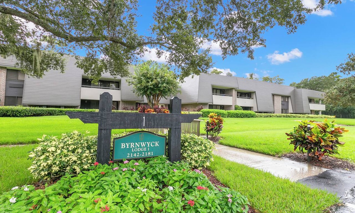 Palm Harbor Condo | Byrnwyck 2172-2174 2 Bedroom 2 bath Adjoining Unit At Innisbrook.