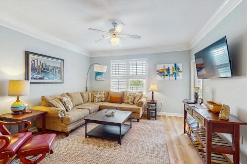 Calabash House | CAL10 Friends Delight