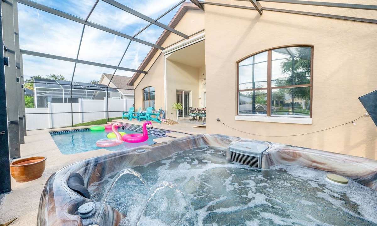 Palm Harbor House | Canalfront w/Pool, Hot Tub, Movie Screen & Bunks