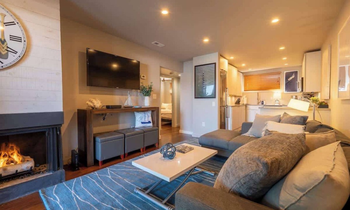 Eastport Condo | Captains Quarters | Waterfront & Pool