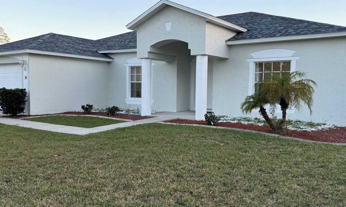Palm Coast House | Casa D' Luna II is a beautiful home in Palm Coast, FL, that's family friendly.