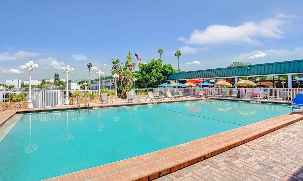 Whitfield Condo | Casa Sea Esta Executive Studio / Condo at Sara Cay!