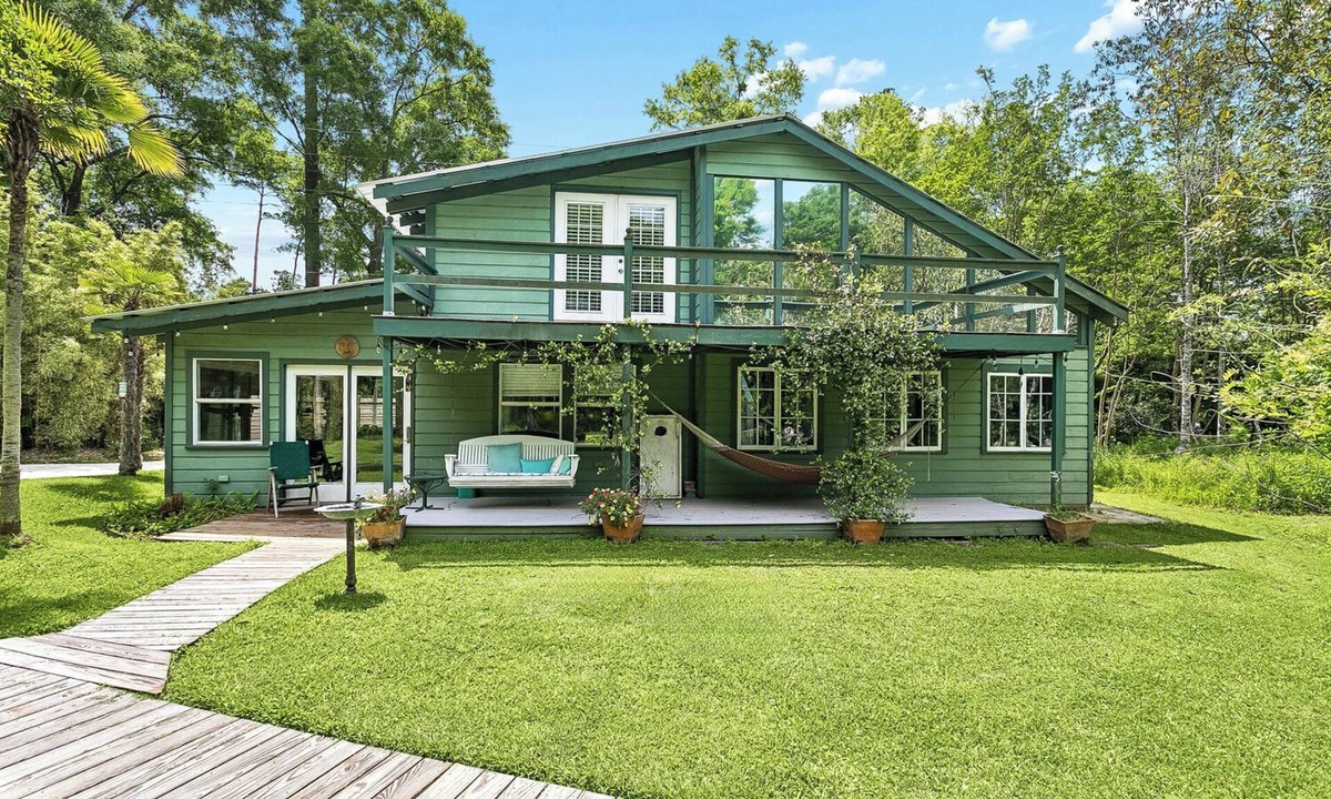 Covington House | Casa Verde ~ Secluded & Peaceful property, 2 minutes from downtown Covington.