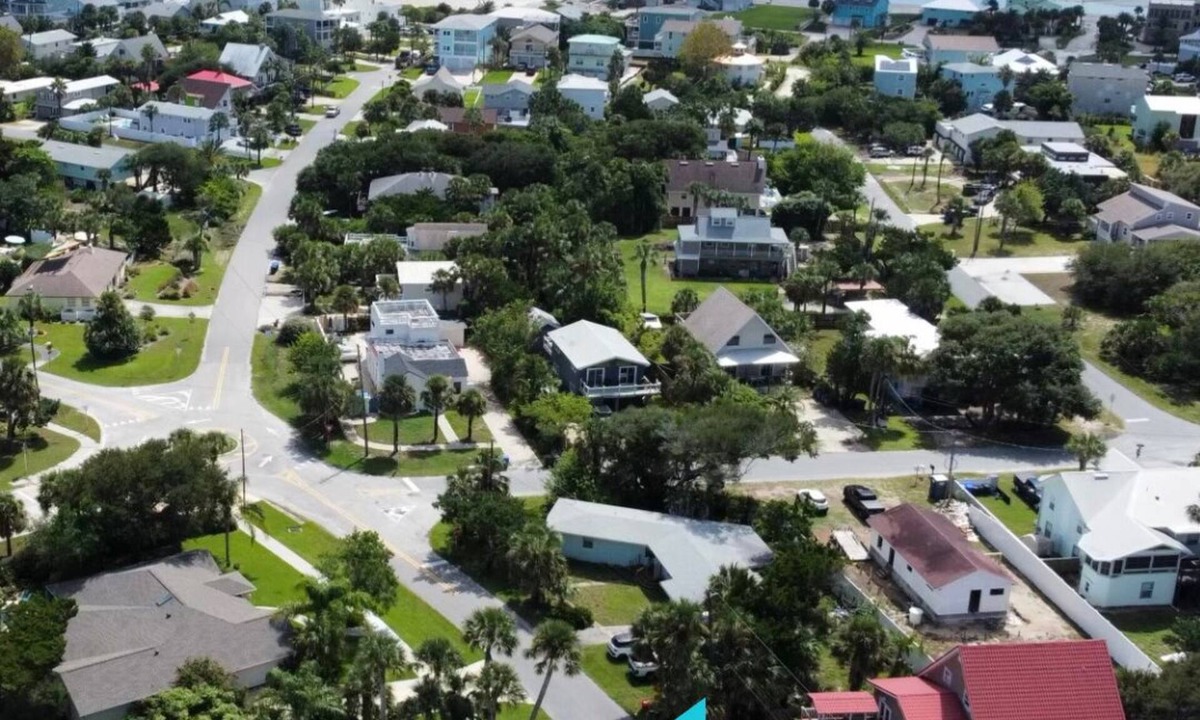 Vilano Beach House | Casa Vilano 108, 5 min walk to Beach, Family+Pet Friendly,Heated Pool,Putt-Putt!