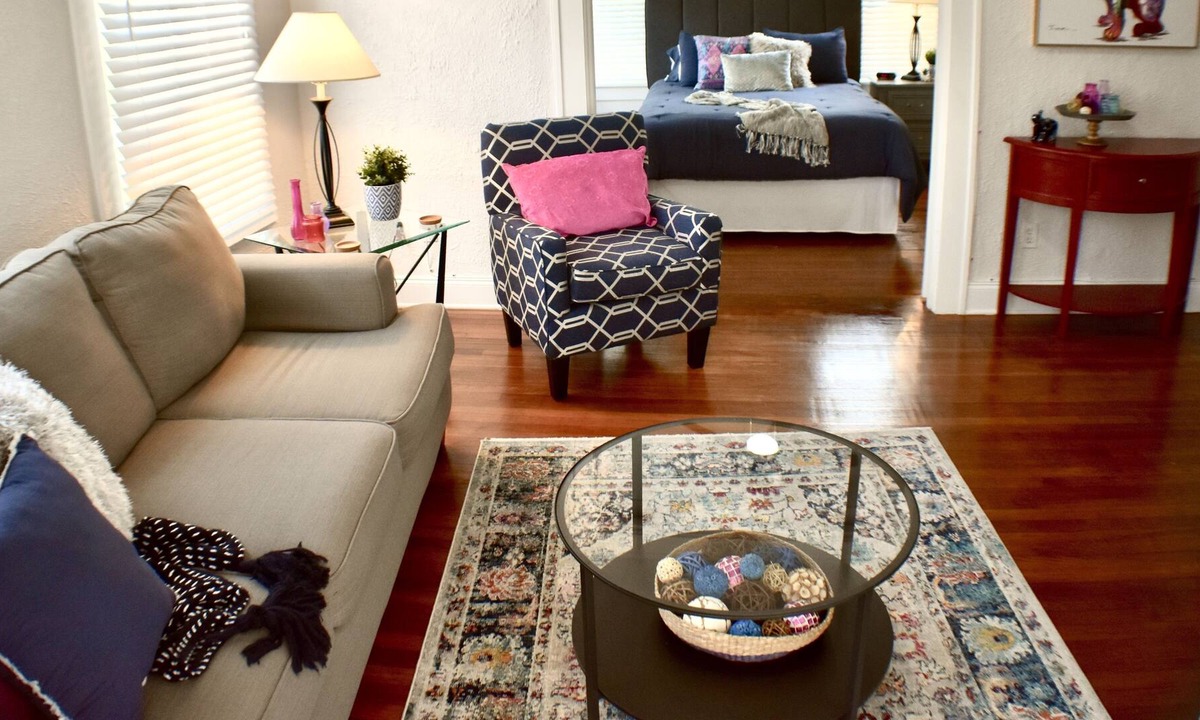 Courier City - Oscawana Apartment | Casablanca of Hyde Park - Adonis - 5 Star Corporate