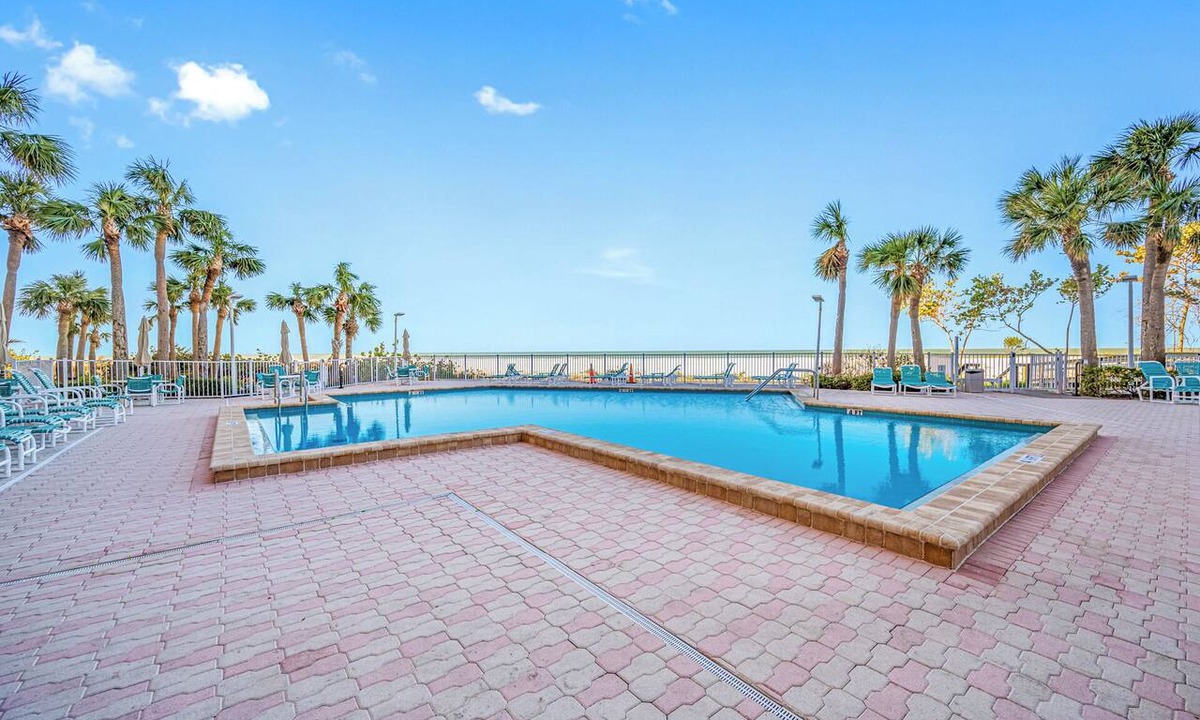 Sand Key Condo | CBC 1-11B - 2 Bedroom Gulf Front Condo with pool & Hot tub!