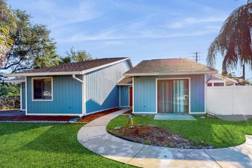 Indian Trails House | Centrally located dog-friendly home with beach gear & patio - snowbird-friendly