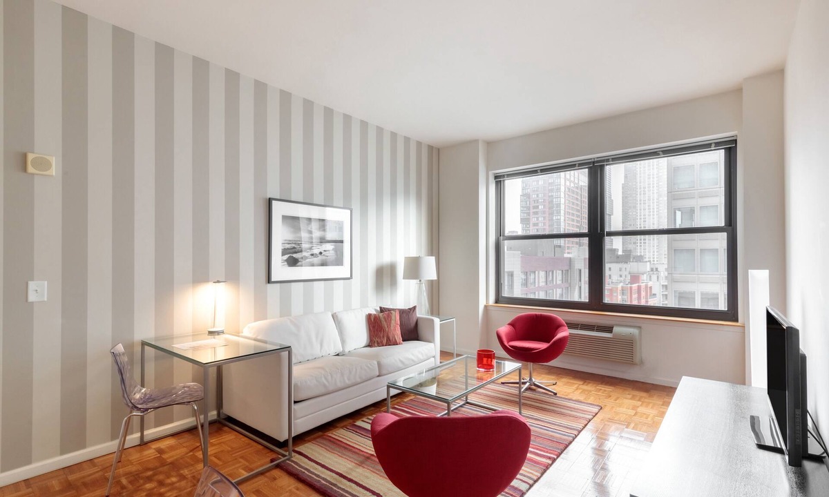 Downtown Jersey City Apartment | Charming 1 Bedroom 10 Minutes to Downtown NYC