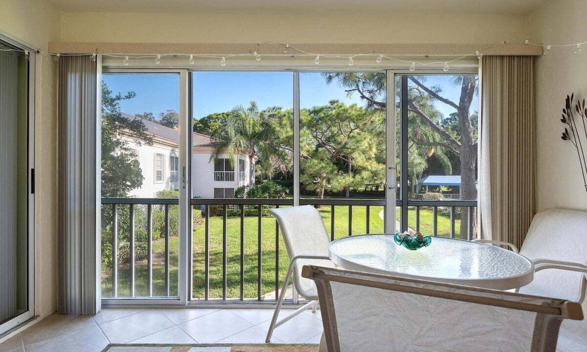 The Meadows Condo | Charming 2 BR/2BA condo in The Meadows community - Off the Beachin' Path