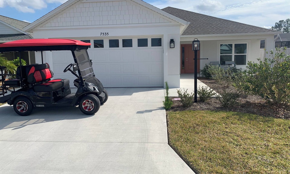 Okahumpka House | Charming 3-bedroom house in The Villages with WiFi, AC