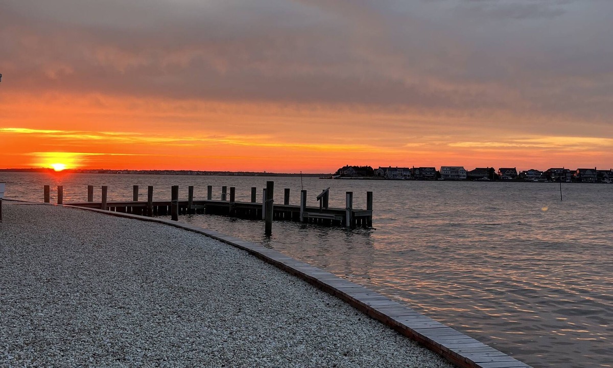 Mantoloking House | Charming bayside Mantoloking Home