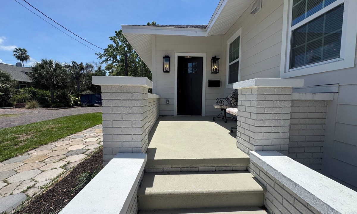 Historic Old Northeast House | Charming Bungalow In Historic Old Northeast - 5 minute walk to the Water