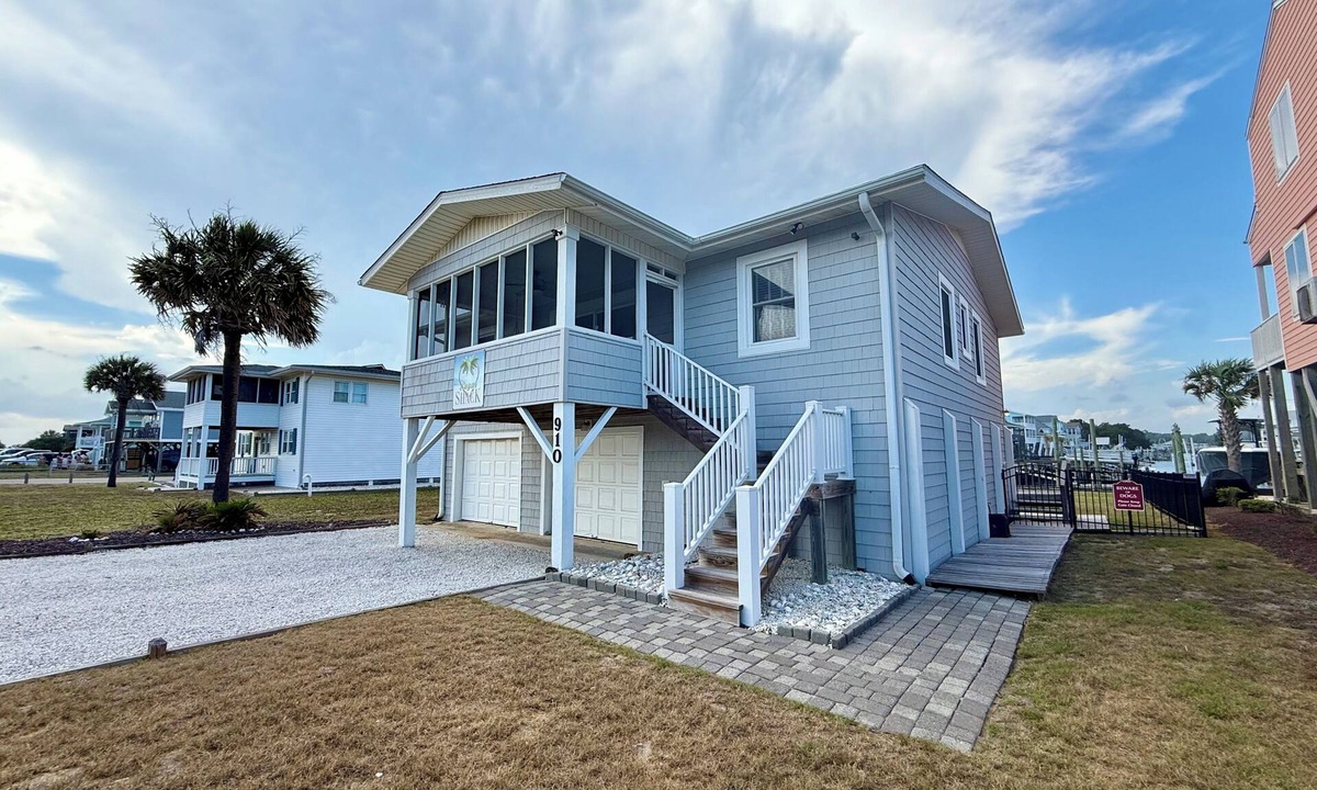 Holden Beach Cottage | Charming Classic Cottage on canal Holden Beach