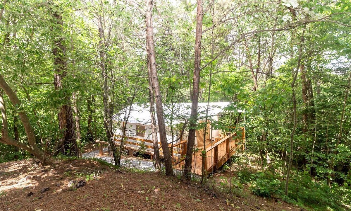 Copperhill RV Rental | Charming Copperhill Accommodation Ideal for Glamping in Tennessee
