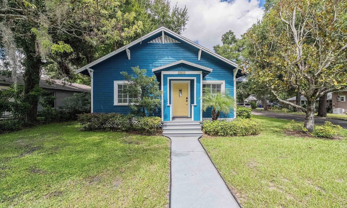 Dixieland House | Charming Historic Blue Bungalow